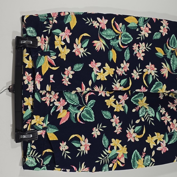 {Old Navy} High Rise Pixie Pants With Secret-Slim Pockets - Navy Floral SIZE 14 - Picture 4 of 14